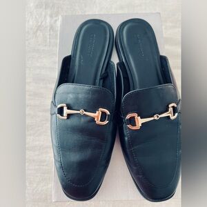 Old Navy Black Leather  women Loafers with Gold Buckle size 9